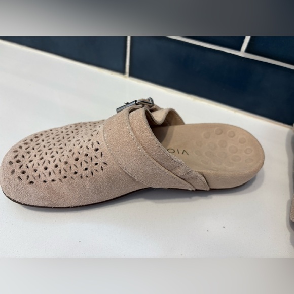 Vionic New Women's Cream Suede Mules - Picture 7 of 9